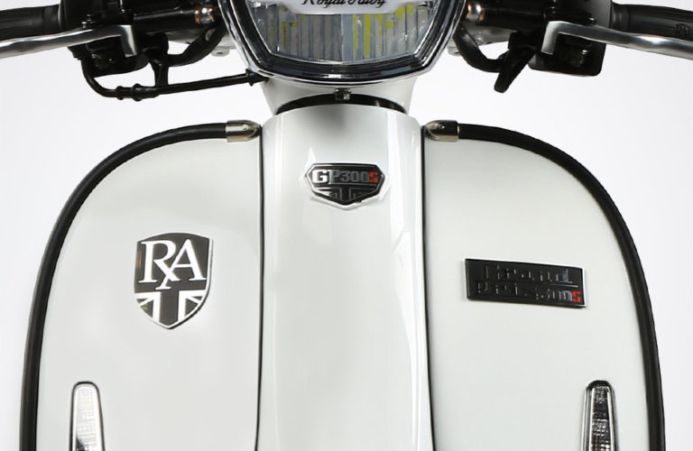 royal-alloy-gp300-black-front-white