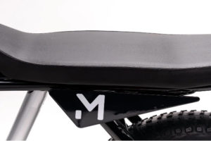 monday-motorbikes-anza-v2-blackcloseup-seat