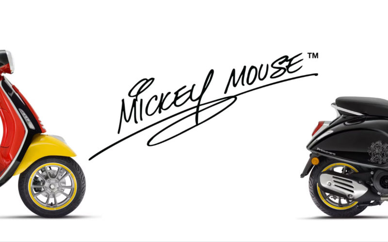 Disney-Mickey-Mouse-Edition-Vespa-primavera-side-signed