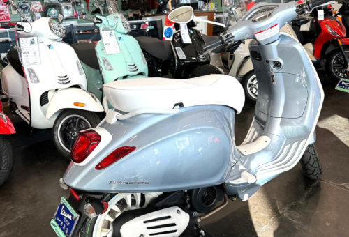 Beige Vespa 946 BUNNY used, fuel Petrol and Automatic gearbox, 0 - 11.504 €