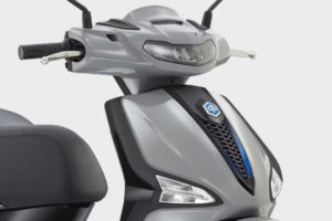 2025-piaggio-liberty-glossy-gray-led-headlight