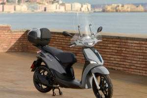 2025-piaggio-liberty-matte-blue-accessories