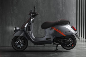 2025-vespa-gtv310-gray-2