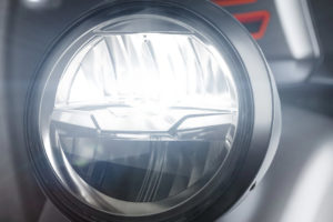 2025-vespa-gtv310-gray-headlight