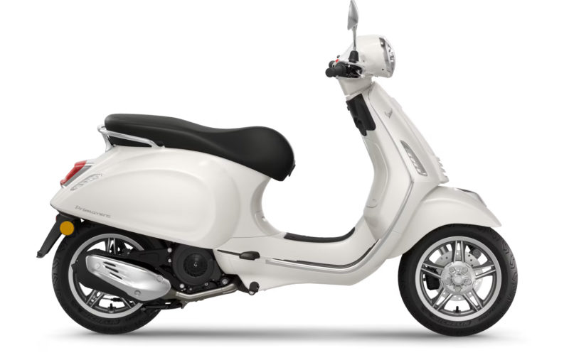 vespa-primavera-150-bianco-innocente-white-side
