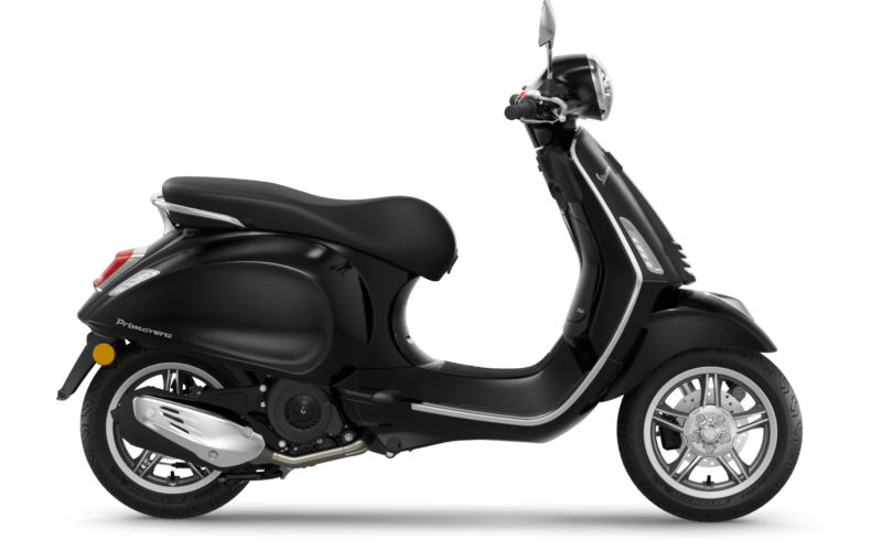 vespa-primavera-150-nero-convinto-black-side