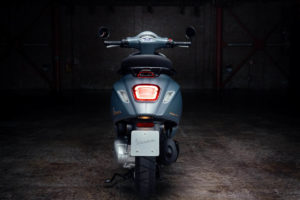 2026-vespa-primavera-officina-8-rear
