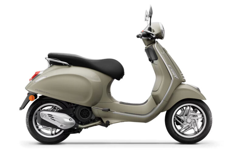 2027-vespa-primavera-150-beige-avvolgente