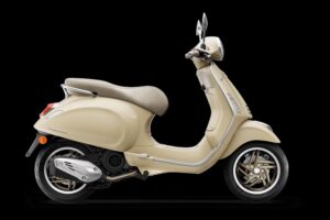 2027-vespa-primavera-s-giallo-disinvolto